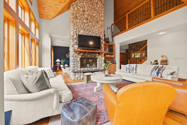 Building Photo - 28 Yellow Birch Cir