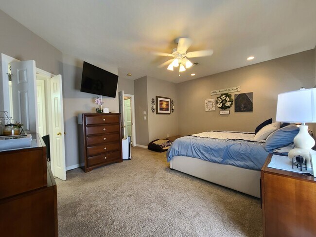 Building Photo - 413 Hamptonridge Rd