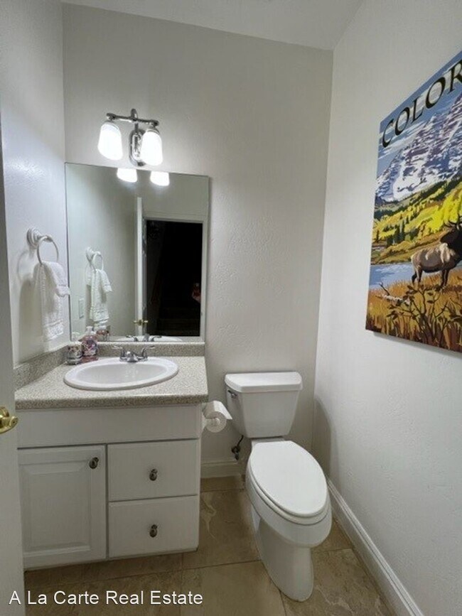 Building Photo - 3 br, 2.5 bath House - 827 Pitkin Ave