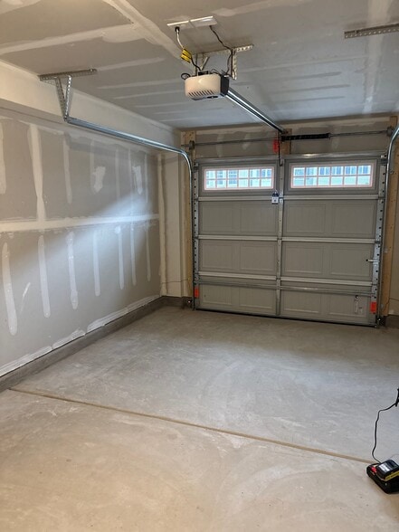 Building Photo - 711 Tambor Rd