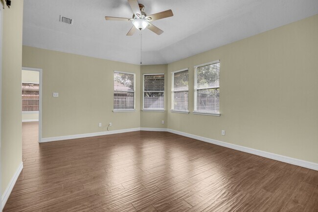 Building Photo - 2919 Silverbit Trail Ln