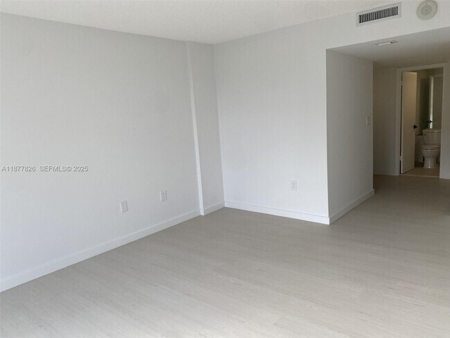 Building Photo - 199 Ocean Ln Dr