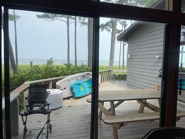 Building Photo - 4680 Peaceful Shores Dr