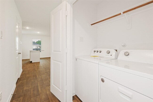 Building Photo - 16722 N Marie Vlg Dr