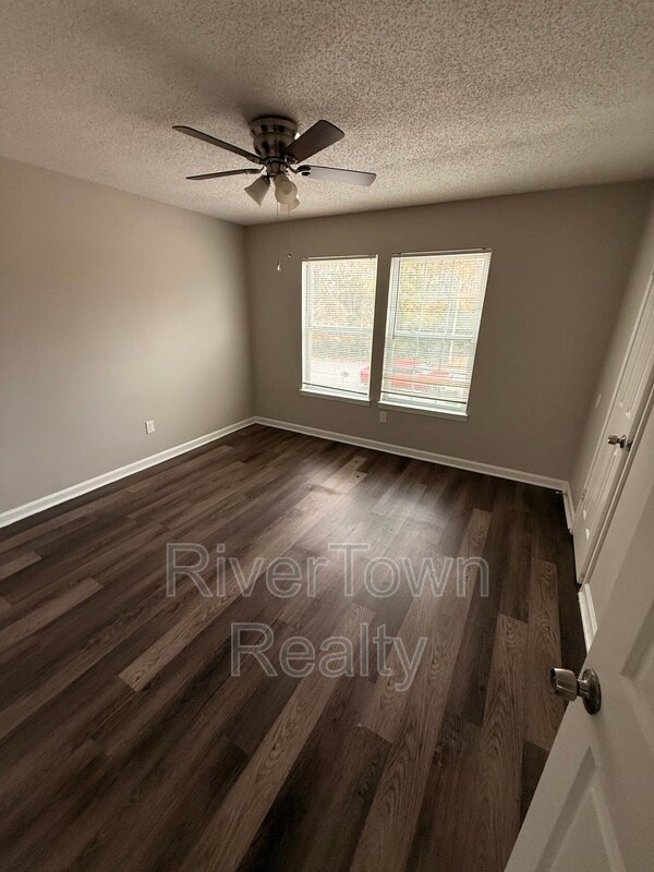 Building Photo - 3552 Christine Rd