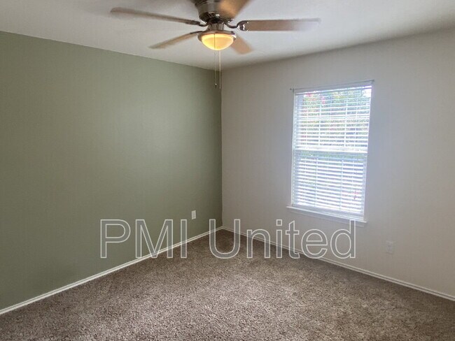 Building Photo - 3805 Oceanview Dr