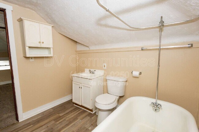 Building Photo - 54 S Portage Path