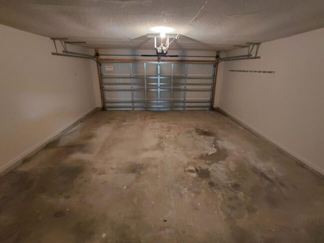 Building Photo - 1347 Lawndale Rd