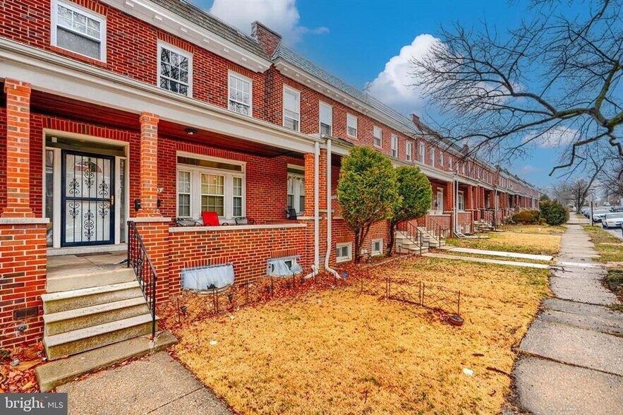 Building Photo - 4243 Shamrock Ave