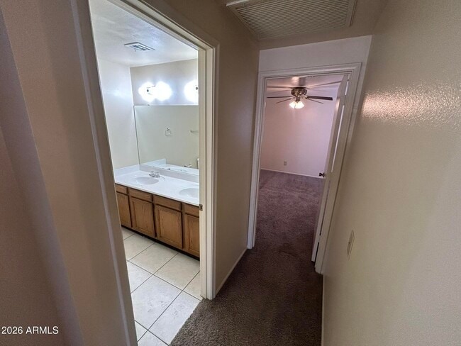 Building Photo - 2120 N Yucca Ct