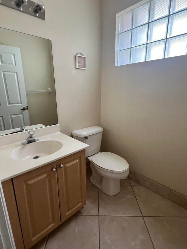 Building Photo - 315 NW 158th Ln