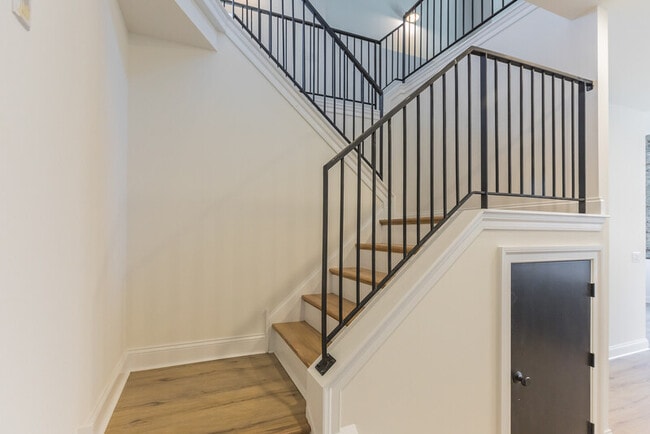 Building Photo - 141 Krams Ave