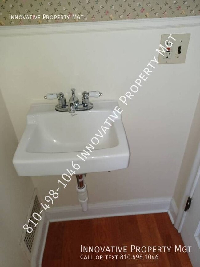 Building Photo - 611 Roome Ct