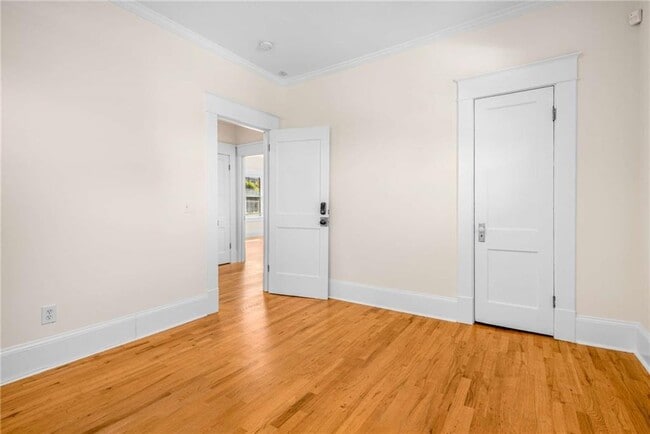 Building Photo - 288 Augusta Ave SE