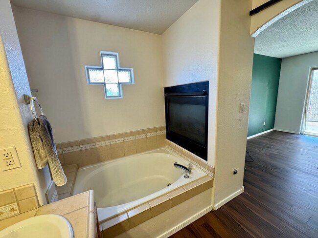Building Photo - 10408 Toscana St NW