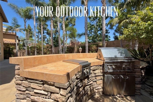 Building Photo - 2566 Pearblossom St