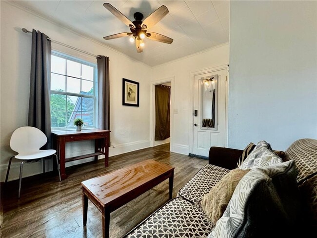 Building Photo - 1464 W Minnehaha Ave