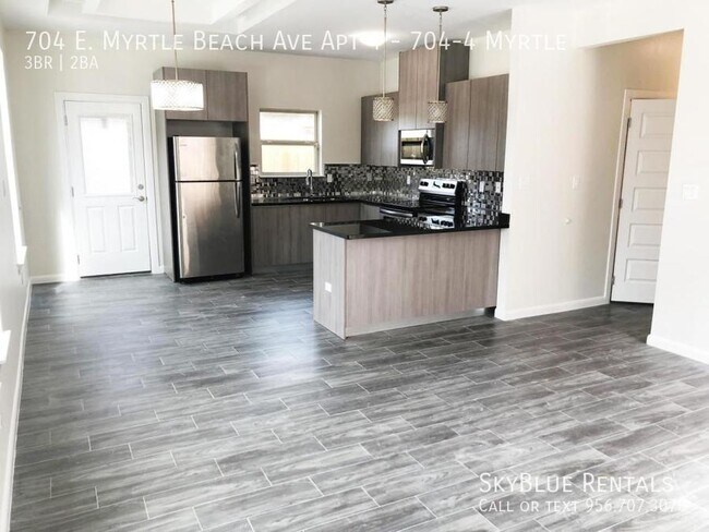 Building Photo - 704 E Myrtle Beach Ave