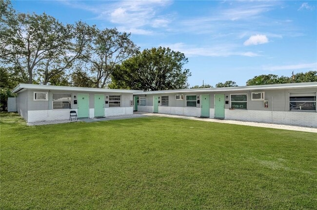 Primary Photo - 6701 S West Shore Blvd