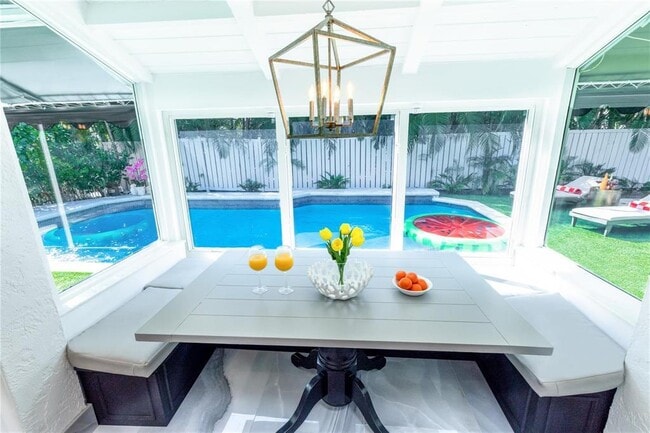 Building Photo - 222 N Tradewinds Ave