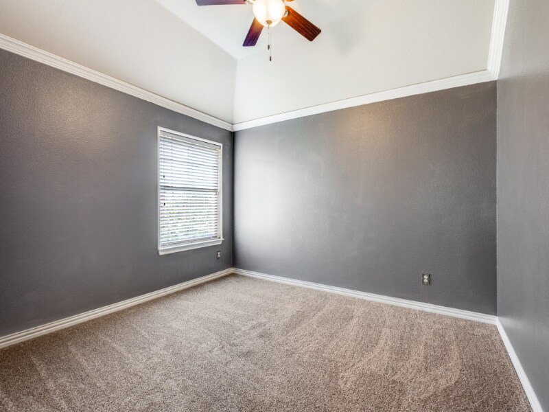 Building Photo - 2817 Pioneer Dr