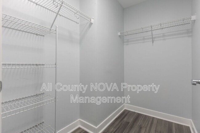 Building Photo - 820 N Pollard St