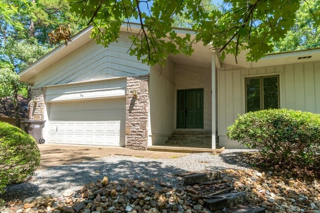 Building Photo - Charming 3 Bedroom, 2 Bathroom home near Lake Coronado! Call 501-922-9997 to set up a showing today!