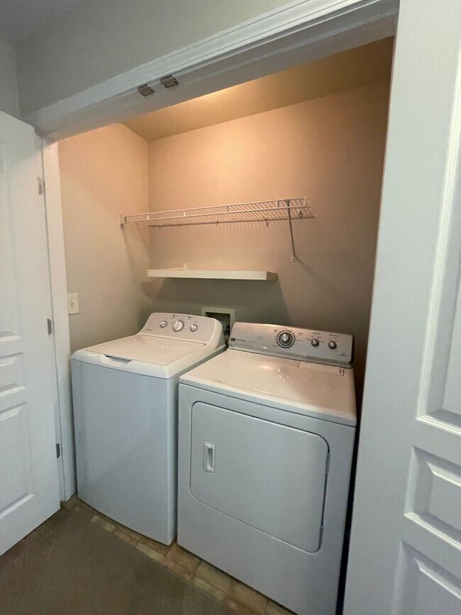 Building Photo - 07-211 Markey