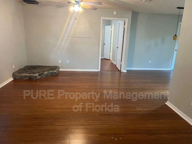 Building Photo - 70 Almond Rd