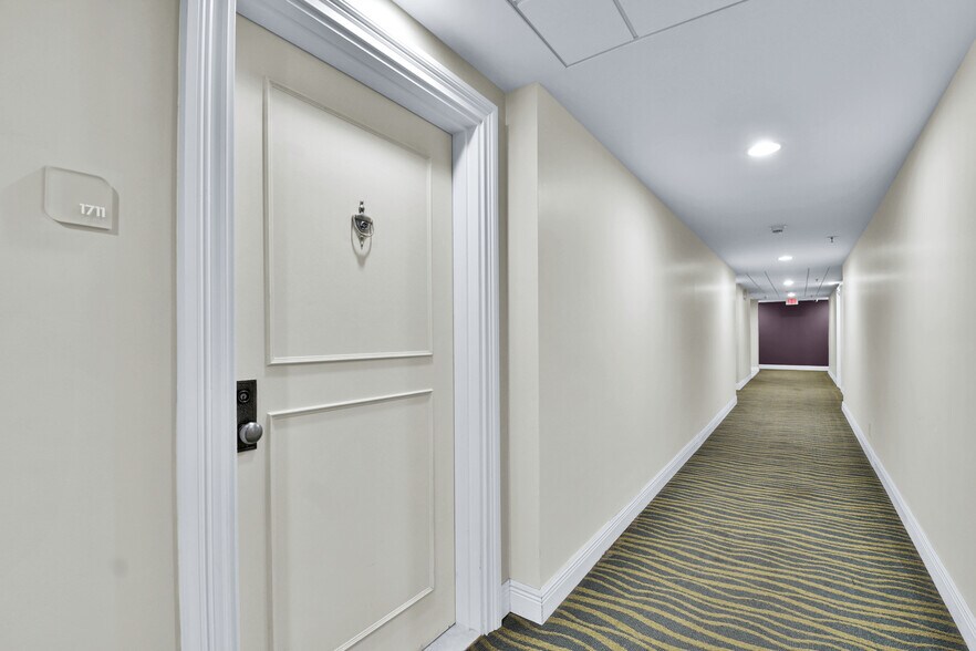 Building Photo - 2401 Collins Ave