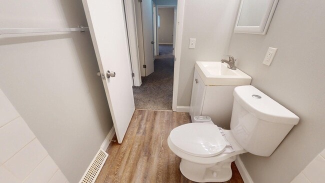 Building Photo - 7405 Marlborough Ave