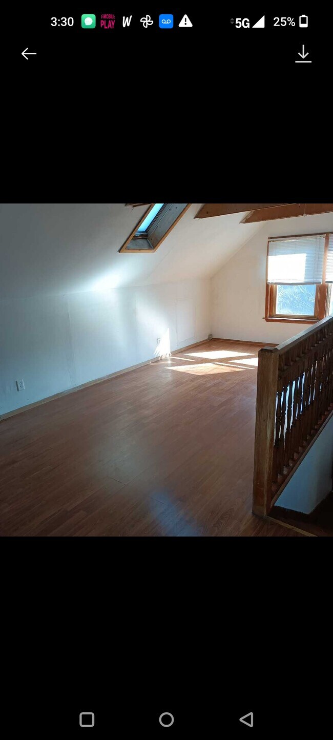 Building Photo - 1440 W Barry Ave