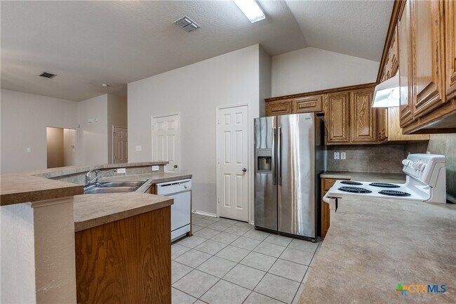 Building Photo - 1662 Sunspur Rd