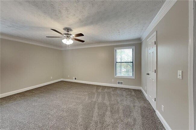 Building Photo - 1105 Tom Ln