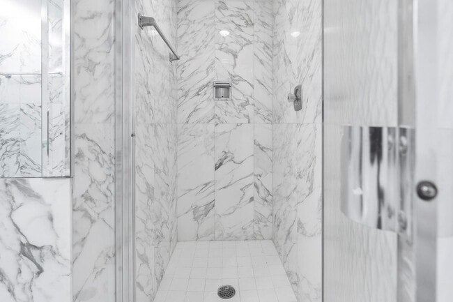 Building Photo - 5000 N Ocean Blvd