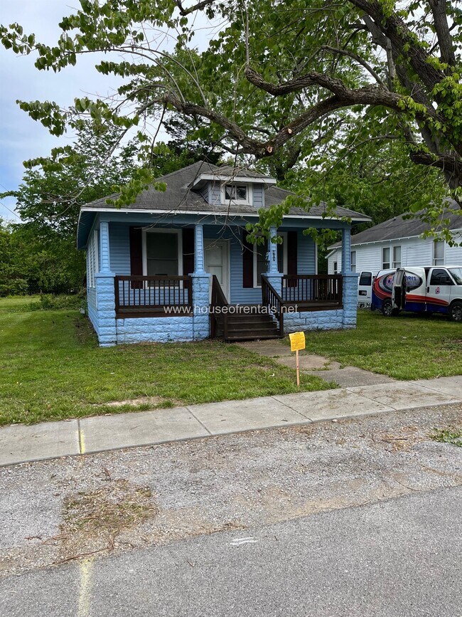 403 S James St - 403 S James St Carbondale IL 62901 | Apartment Finder