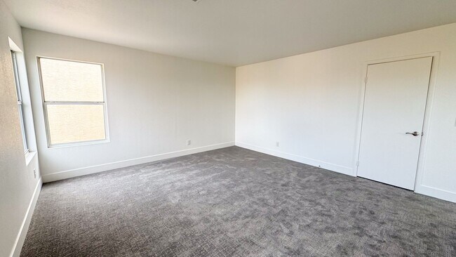 Building Photo - 3-Bed, 2.5-Bath Summerlin Home with Modern...