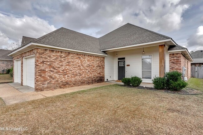 Building Photo - 120 Lennox Pl