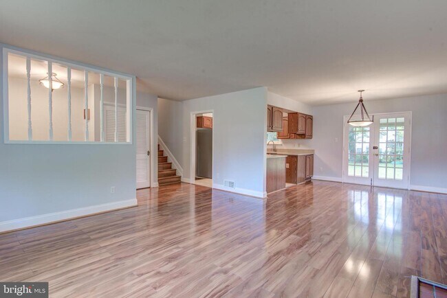 Building Photo - 8120 Drayton Ln