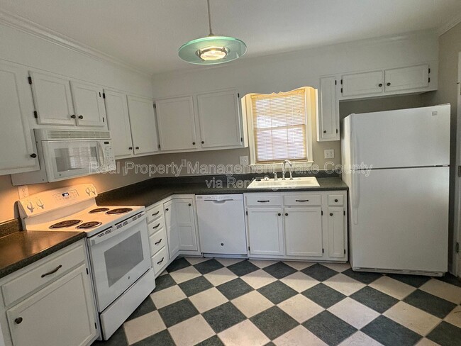 Building Photo - 106 N McLean Ct