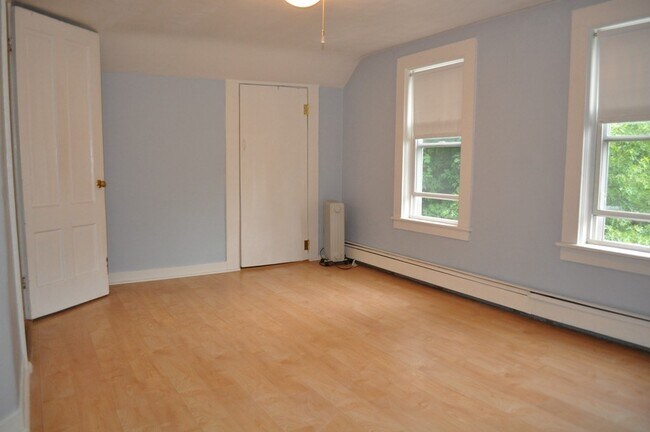 Building Photo - 70 Higley Rd