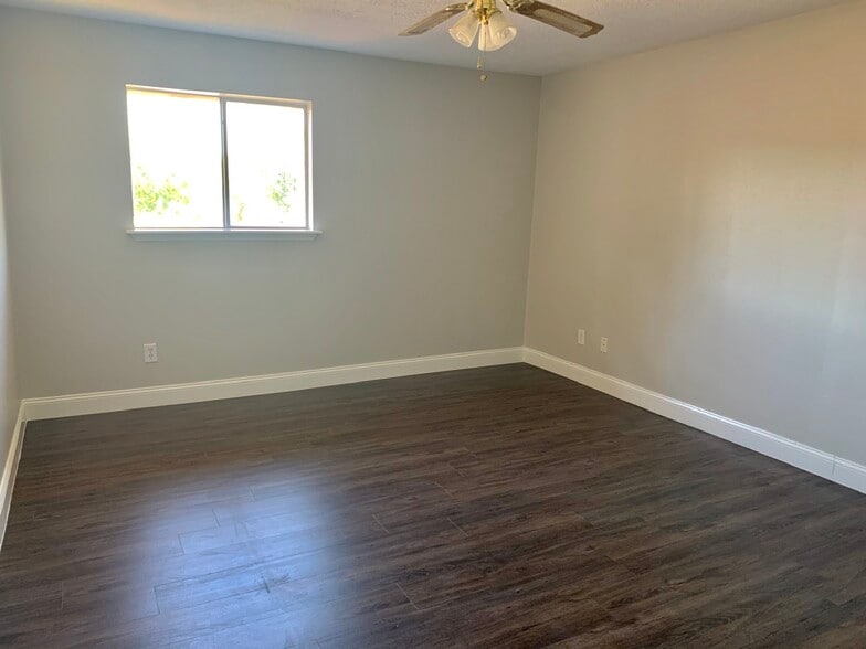 3rd bedroom - 3214 Continental Dr