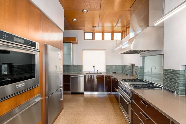 Building Photo - 875 Camino Francisca
