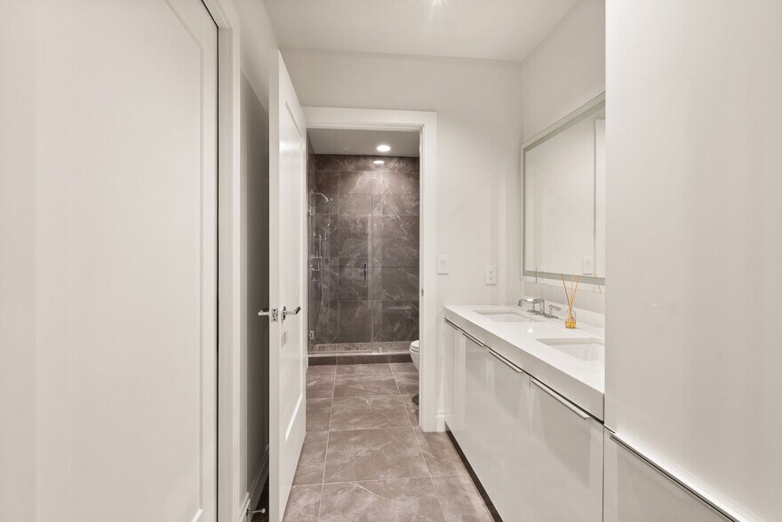 Building Photo - 1427 Rhode Island Ave NW