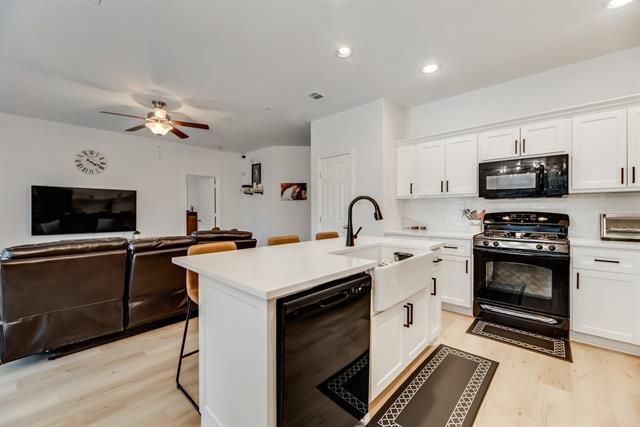 Building Photo - 2404 Castle Creek Dr