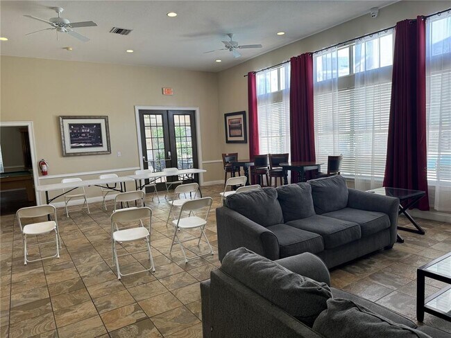 Building Photo - 1101 Vintage Village Ln