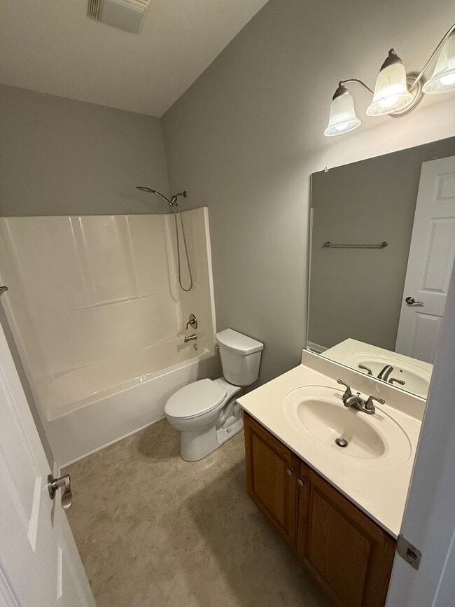 Building Photo - 2 Bedroom Townhome for Rent in Stonewall F...
