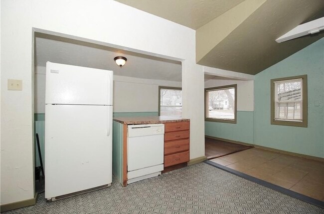 Building Photo - 301 S 3rd St