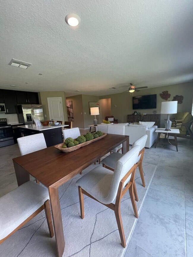 Building Photo - BEAUTIFUL BRAND NEW 2022 Home in the new S...