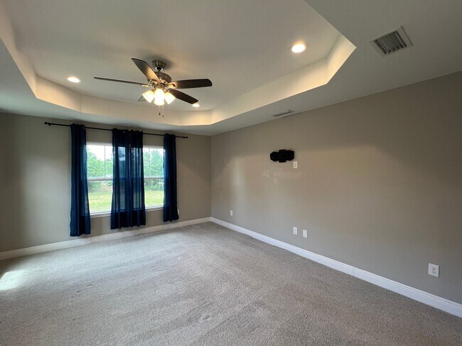 Building Photo - Executive Living